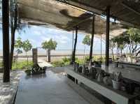 ร้านกาแฟน่ารัก บรรยากาศริมทะเล ชิลๆ ริมปากน้ำ