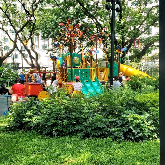 Un-bore your weekend at Salcedo Weekend Market