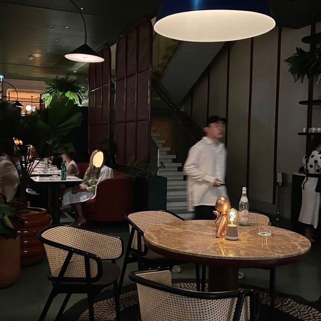 The Parlor  บาร์ลับหลัง Lobby โรงแรม the standard