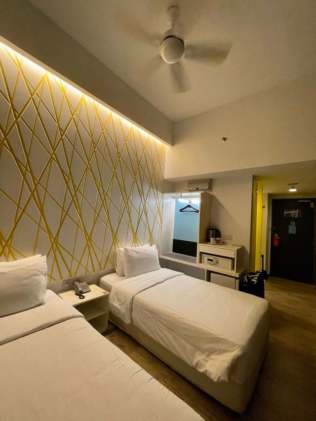 First World Hotel ✨