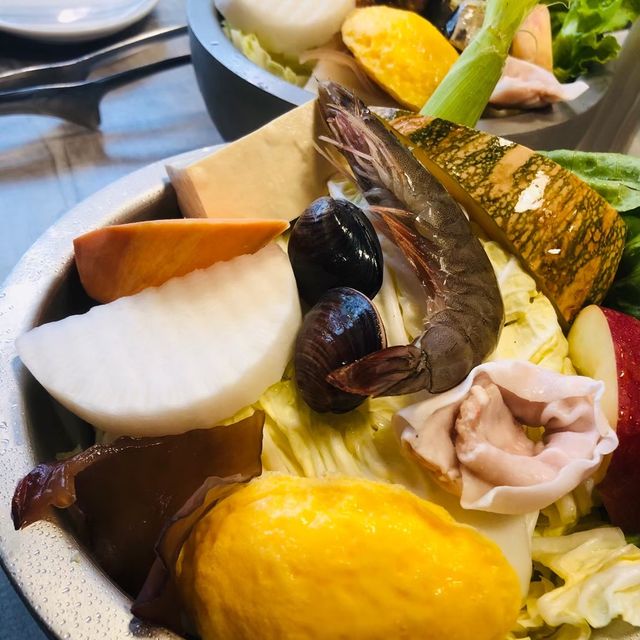 台北｜🍲🌹浮誇系餐酒火鍋🦐🦑享 鍋酒館 忠孝創始店