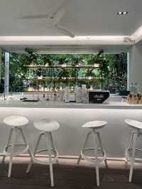 Yellow Lane คาเฟ่ในสวนใจกลางอารีย์ 