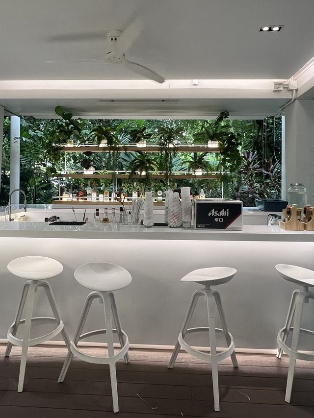 Yellow Lane คาเฟ่ในสวนใจกลางอารีย์ 