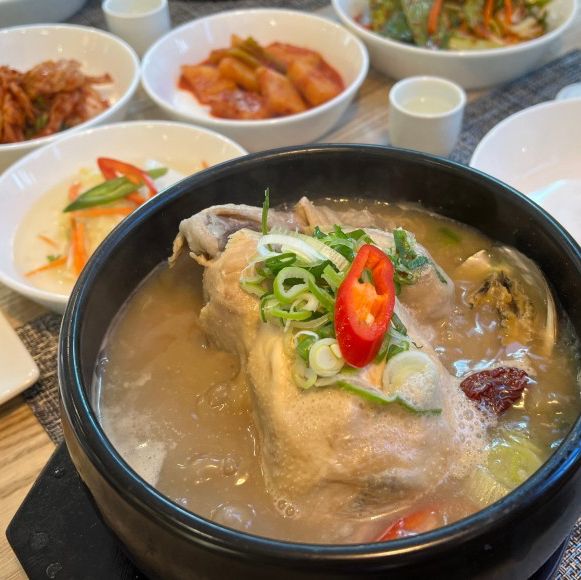 한방 삼계탕에 낙지까지 들어간 맛집 계황삼계탕!