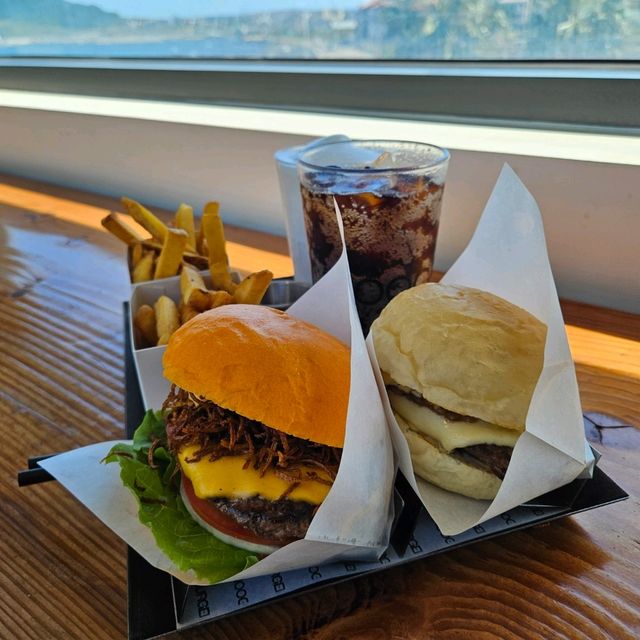 MOOGER BURGER Hits the Spot.