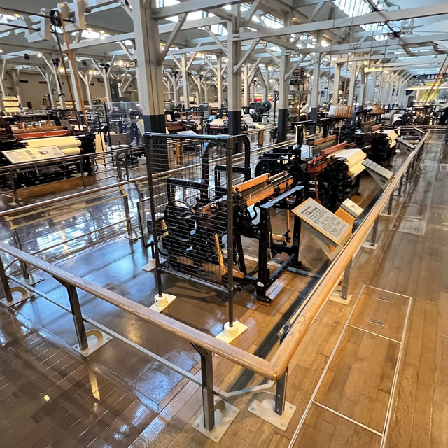 TOYOTA產業技術紀念館是到名古屋必參觀景點