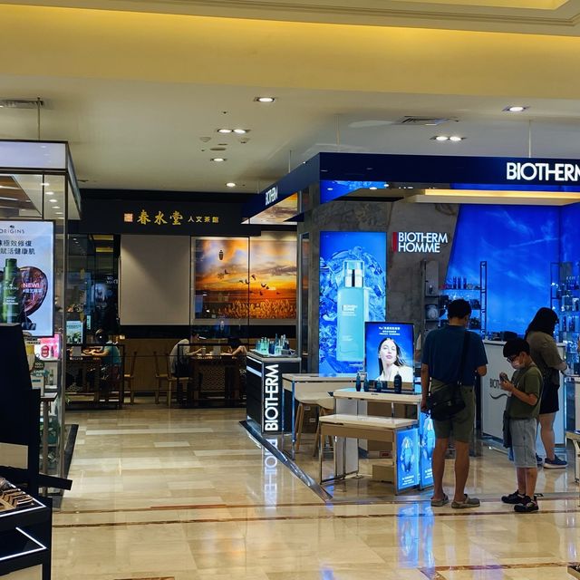 鄰近台中多家五星酒店的～廣三SOGO百貨公司～