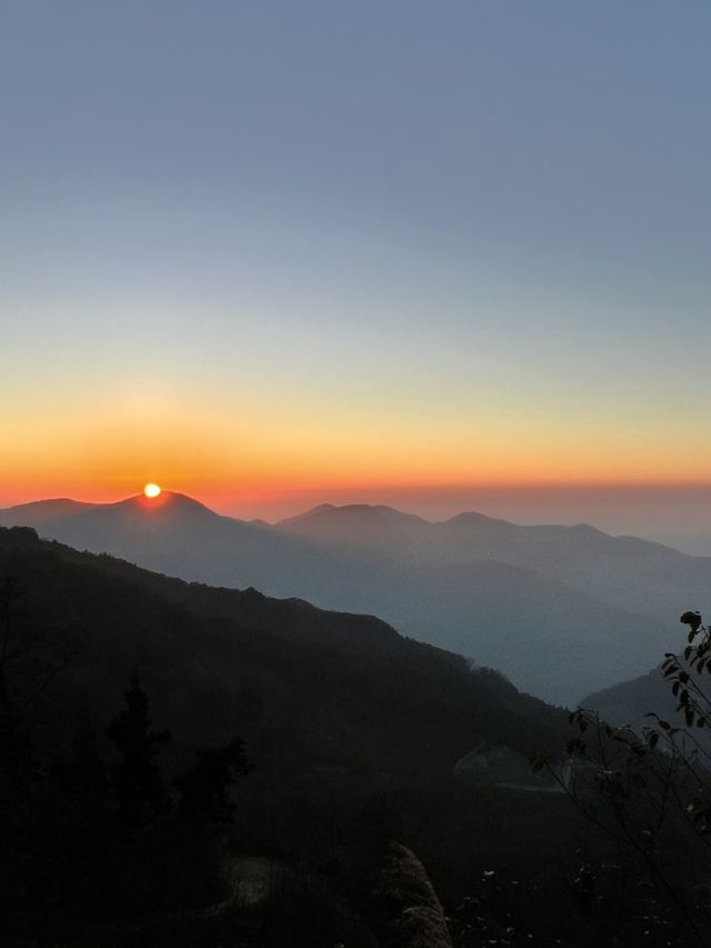 🛤️ Magnificent Sunset at Alishan 🌅