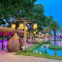 The Beach กลางกรุง คาเฟ่และร้านอาหารฟีลทะเล 