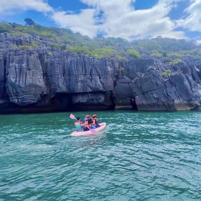 ปราสาทหินพันยอด เกาะเขาใหญ่