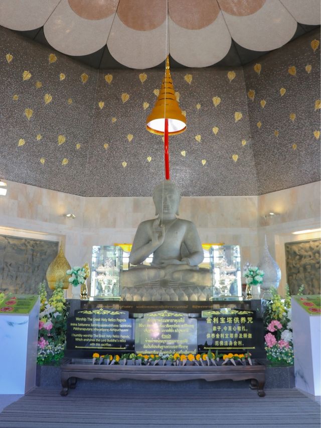 สักการะ องค์พระมหาธาตุคู่พระบารมี บนดอยอินทนนท์