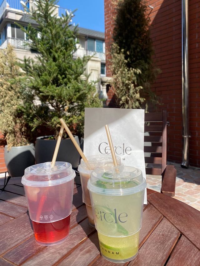 유럽 감성 뿜뿜하는 카페 세르클 한남🍹