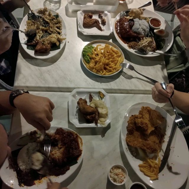 Enjoy Your Meal while Enjoying the View