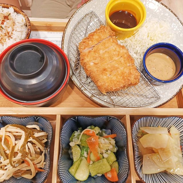 高雄家樂福美食街豬排店 井棧 燒肉/丼飯/定食
