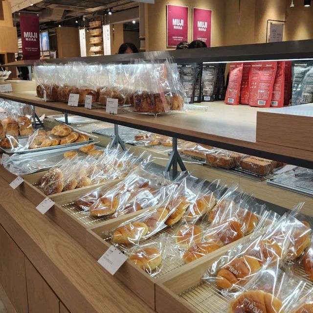 食パン🍞人気店★ミルド スターフィールドコヤン店