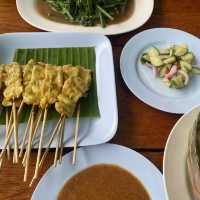 ร้านอาหารน้องเบียร์ ถนนคนเดินปาย