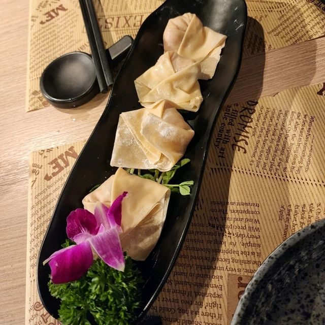 必食油麻地滾爺椰子雞煲