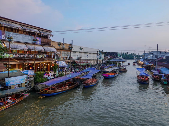ตลาดน้ำอัมพวา | Amphawa Floating Market. 