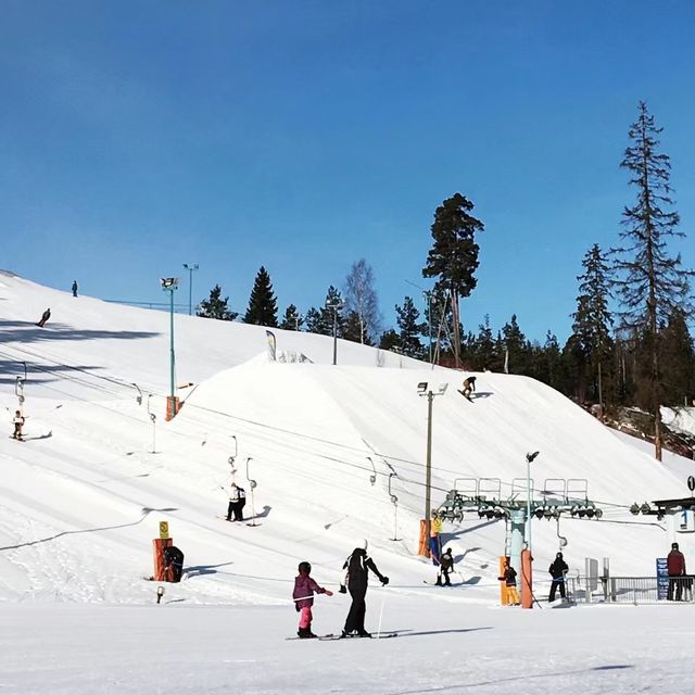 白雪紛飛：吉華滑雪場