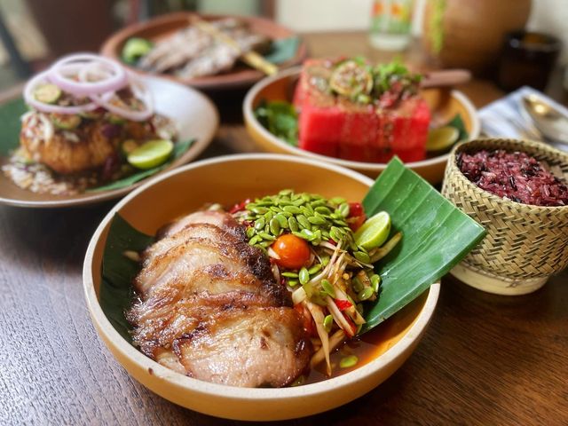 อีสานสูตรอุบล แซ่บซี๊ดส์ ทำถึงฉ่ำ ไปตำกัน @เอกมัย