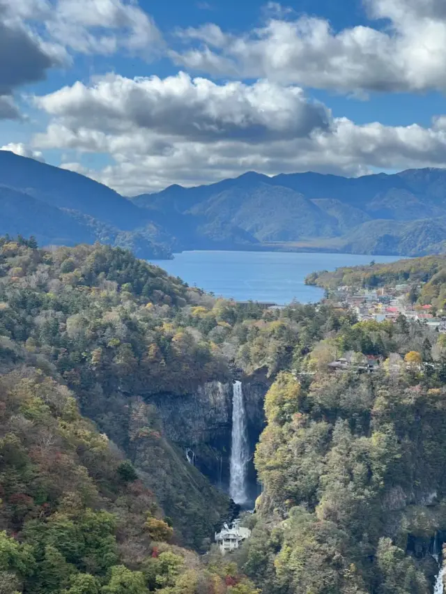 中禪寺湖：日光市的寧靜湖泊與自然美景🌊🍃