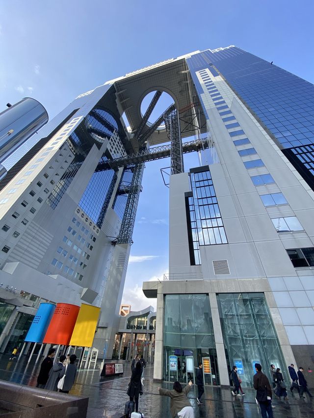 大阪観光には梅田スカイビルの絹谷幸二天空美術館がおすすめ