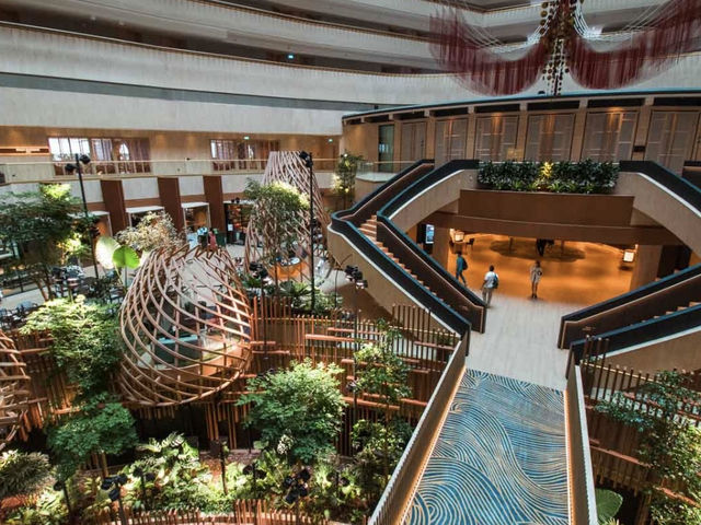 Greenery stay at Parkroyal Marina Bay