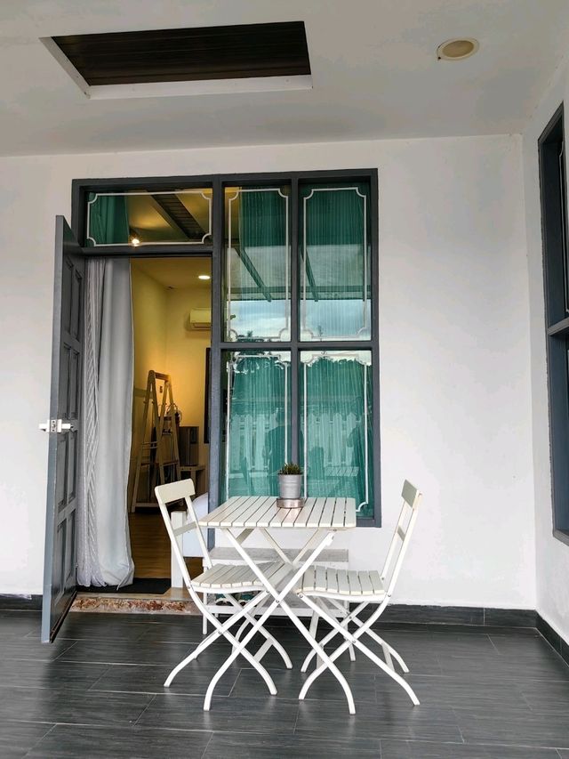A Decent Retreat at Baling