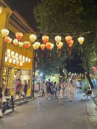 🇻🇳夜遊會安古城👍🏾浪漫小船放燈籠🏮