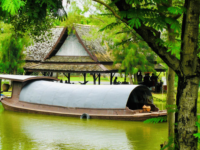 A glimpse into the country's vibrant past🇹🇭