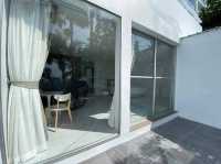 Sea Pearl Beachfront pool villa ชลบุรี