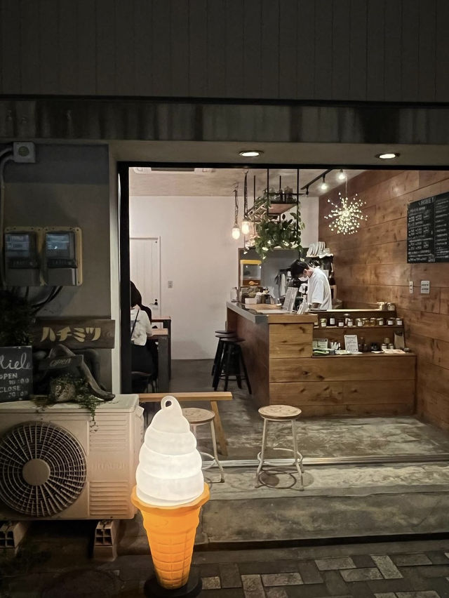 【福岡カフェ】天然はちみつ専門店のトーストとソフトクリームがおいしい🍯🐝