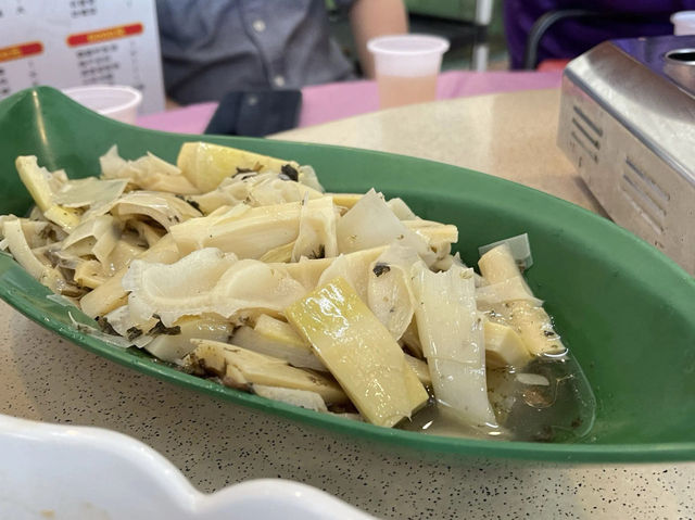 臺南楠西 謝和玄甕窯雞 楠西福來梅仔雞創始老店-台南 必吃美食 薑黃雞 砂鍋魚頭 水庫魚虎 筍殼魚 特色台式合菜餐廳 團體聚餐 婚宴喜慶場地 首選推薦