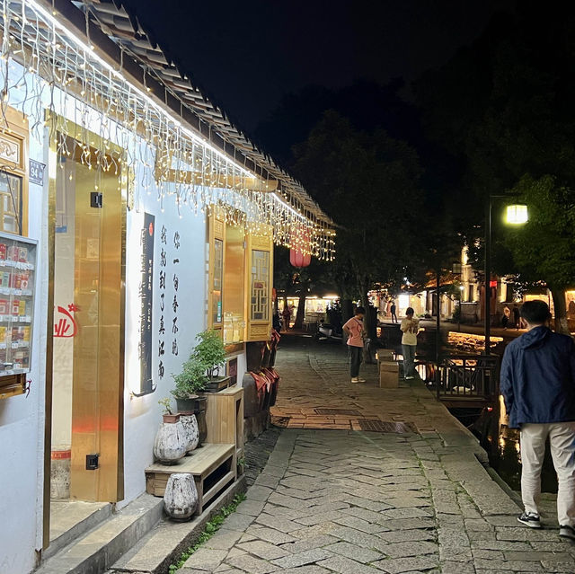 Night life at Tongli Ancient Town