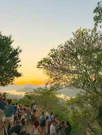 【🇱🇦ラオス】ルアンパバーン☀️世界遺産の街並みと絶景サンセットを見渡す丘