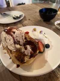 Ivory Coast Almond ร้านอาหารบรรยากาศดี