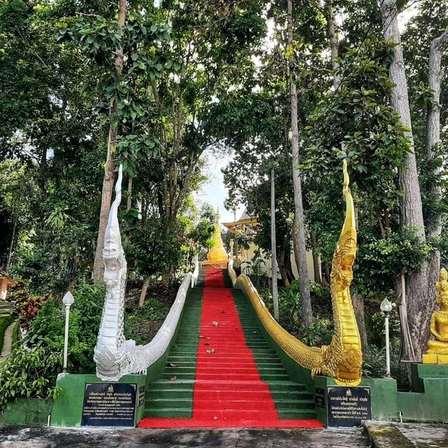 พระธาตุจอมหมอกแก้ว หนึ่งในพระธาตุเก้าจอม