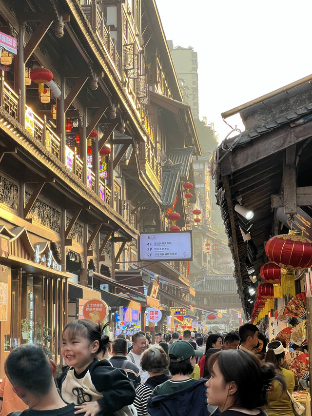 Hongya Cave Daytime Views in Chongqing 🇨🇳