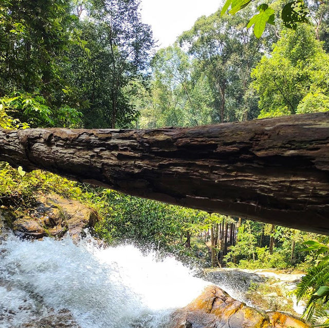 🇲🇾 Adventure Awaits: Conquer Kanching Waterfall Top