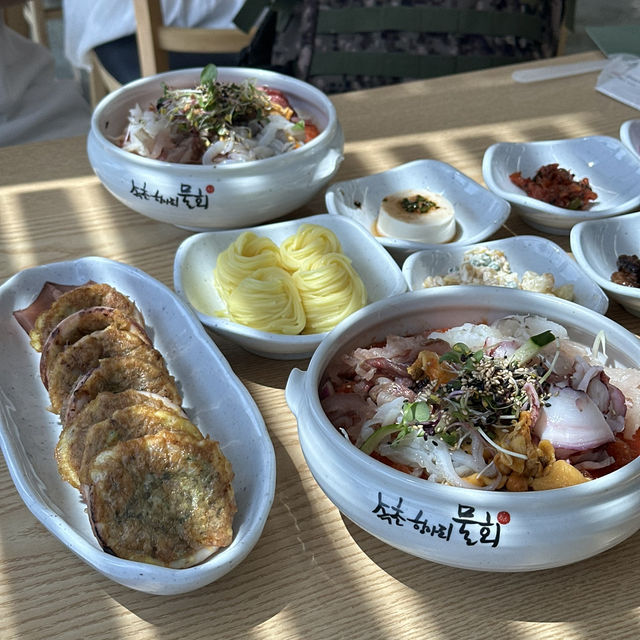 물회로 해변뷰 건물 세운 속초맛집 🐟 속초항아리물회