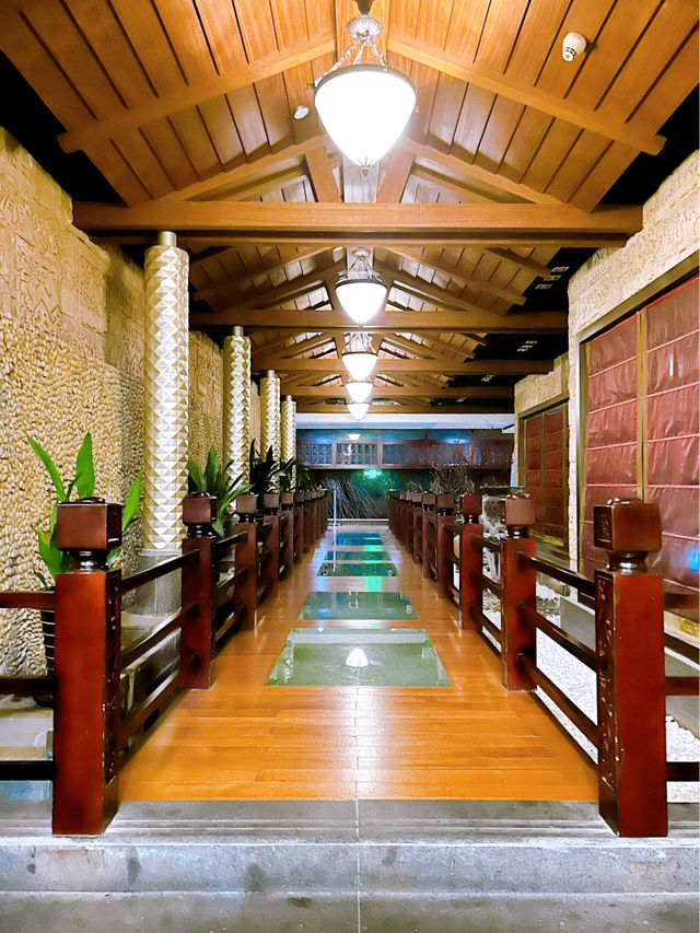 Great Pool and Facilities at Radisson Blu Hotel Shanghai New World