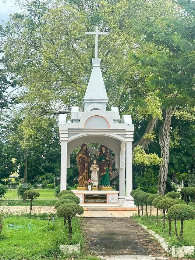 📍โบสถ์นักบุญอันนา หนองแสง โบสถ์สวยริมแม่น้ำโขง