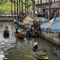 ตลาดน้ำใกล้กรุงเทพ