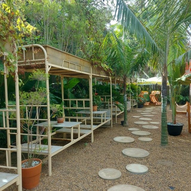 คาเฟ่ฟีลป่า House of Benedict พัทยา
