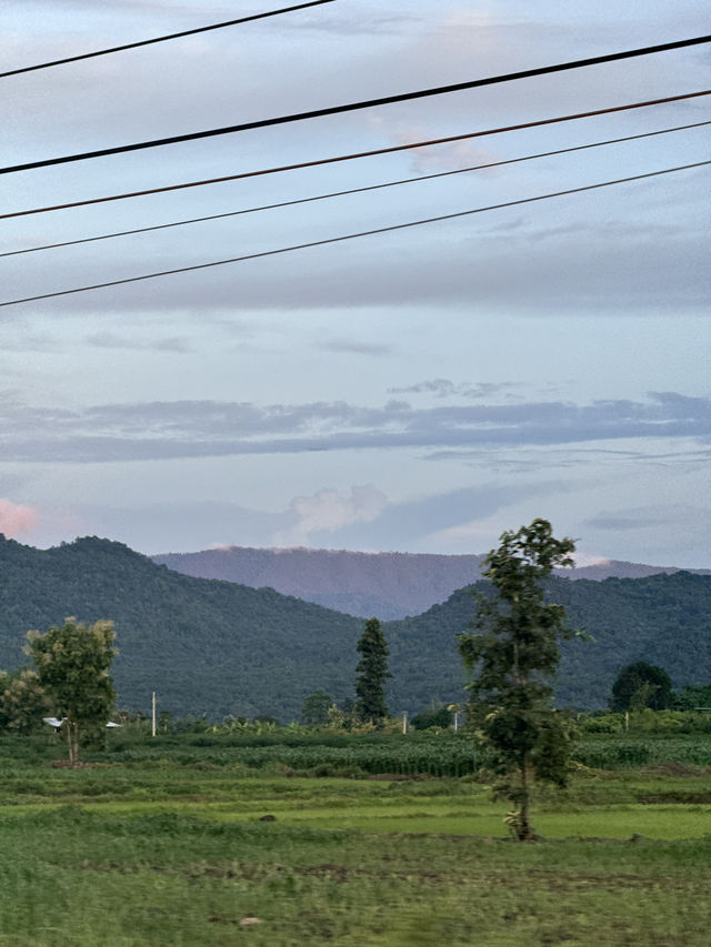 นั่งรถไฟเชียงใหม่-แพร่ | ฤดูฝน 🚃⛰️🌿🌳