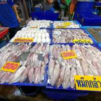 ตลาดประมงพื้นบ้านอ่างศิลา