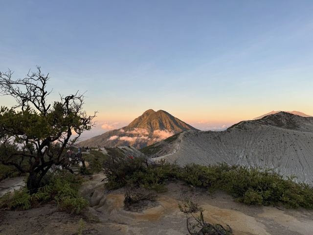 Journey to Mt. ijen: A Sunrise Hike