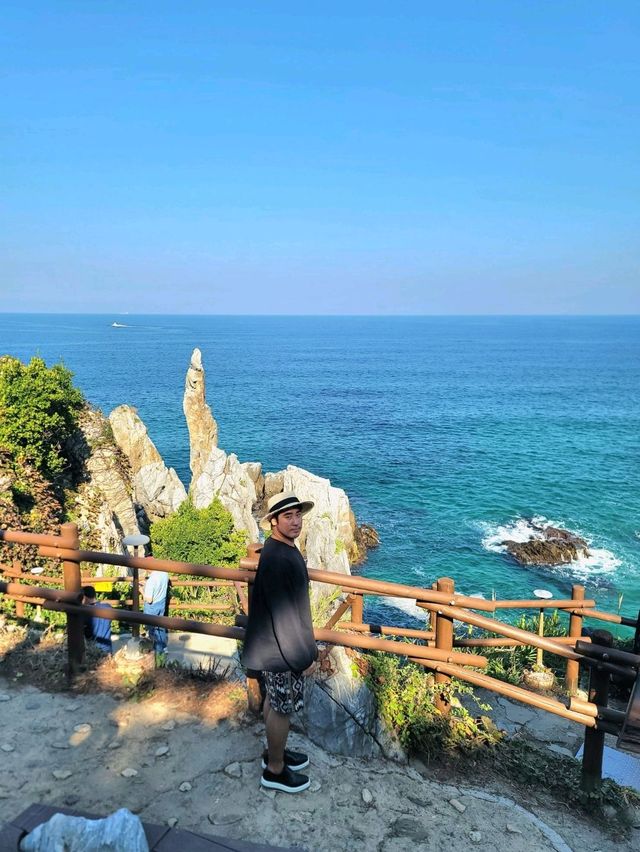 동해일출명소로 유명한 추암촛대바위🩵