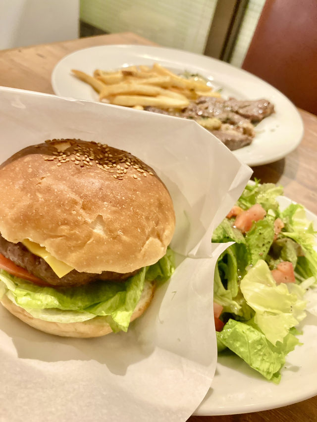 【岩国グルメ旅】お店の中はもぅアメリカなレストラン