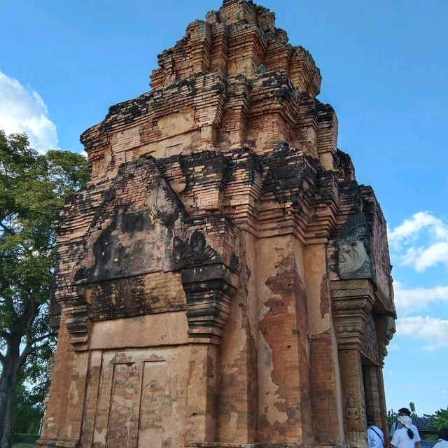 ปราสาทขอมงามที่สุดในอีสานใต้ นามว่า ศีขรภูมิ